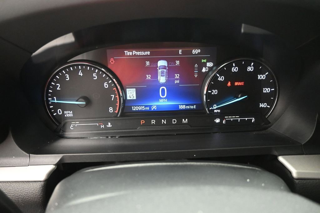 Used 2020 Ford Explorer XLT w/ Equipment Group 202A RWD image 6