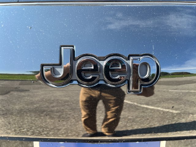 Used 2023 Jeep Grand Cherokee L Laredo AWD/4WD image 39