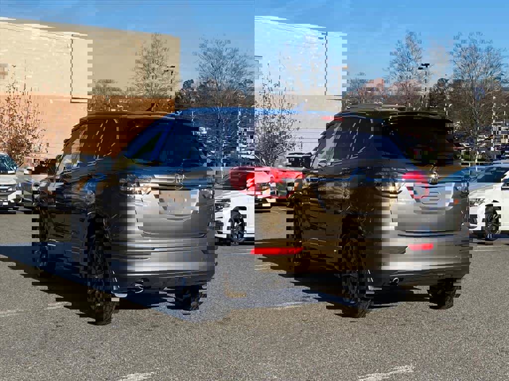 Used 2017 Buick Envision Essence image 3