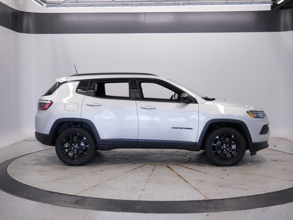 New 2026 Jeep Compass Latitude AWD/4WD image 8