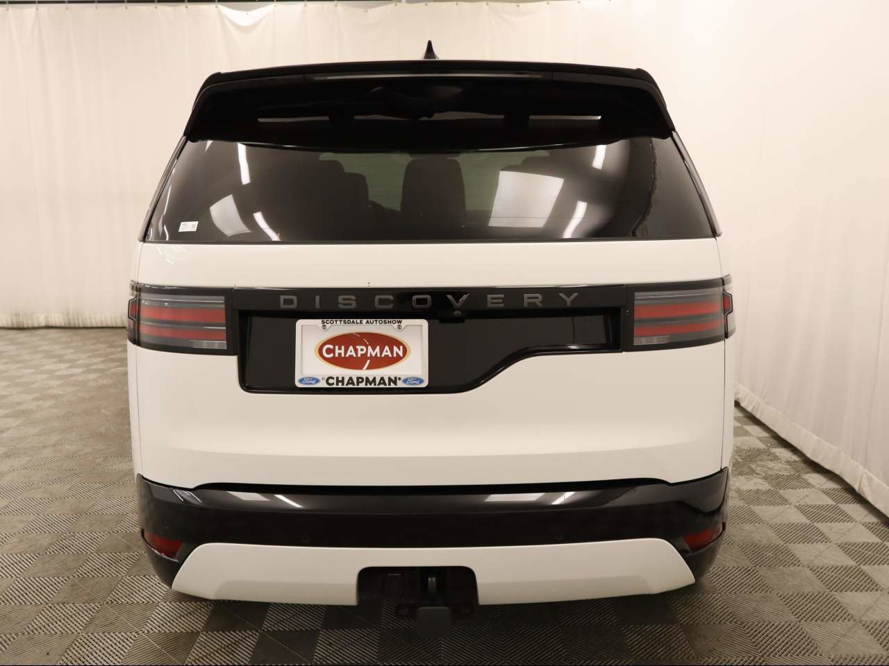 Used 2024 Land Rover Discovery Dynamic SE image 5