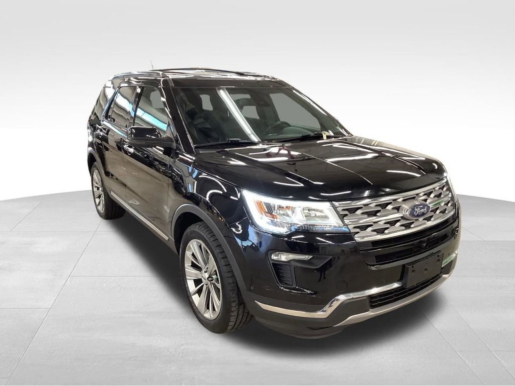 Used 2018 Ford Explorer Limited w/ Equipment Group 301A AWD/4WD image 3