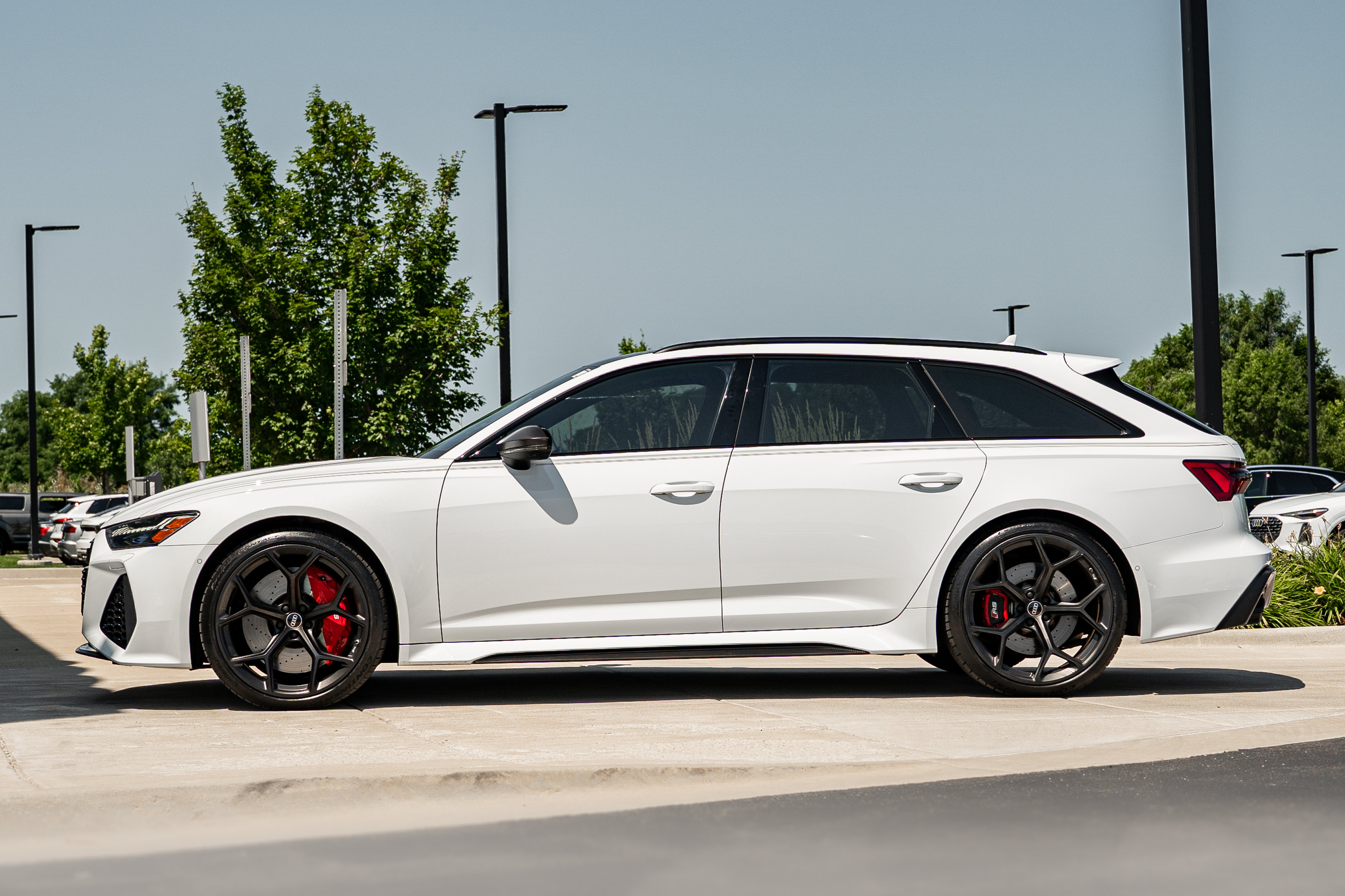 Certified 2025 Audi RS 6 performance AWD/4WD image 6