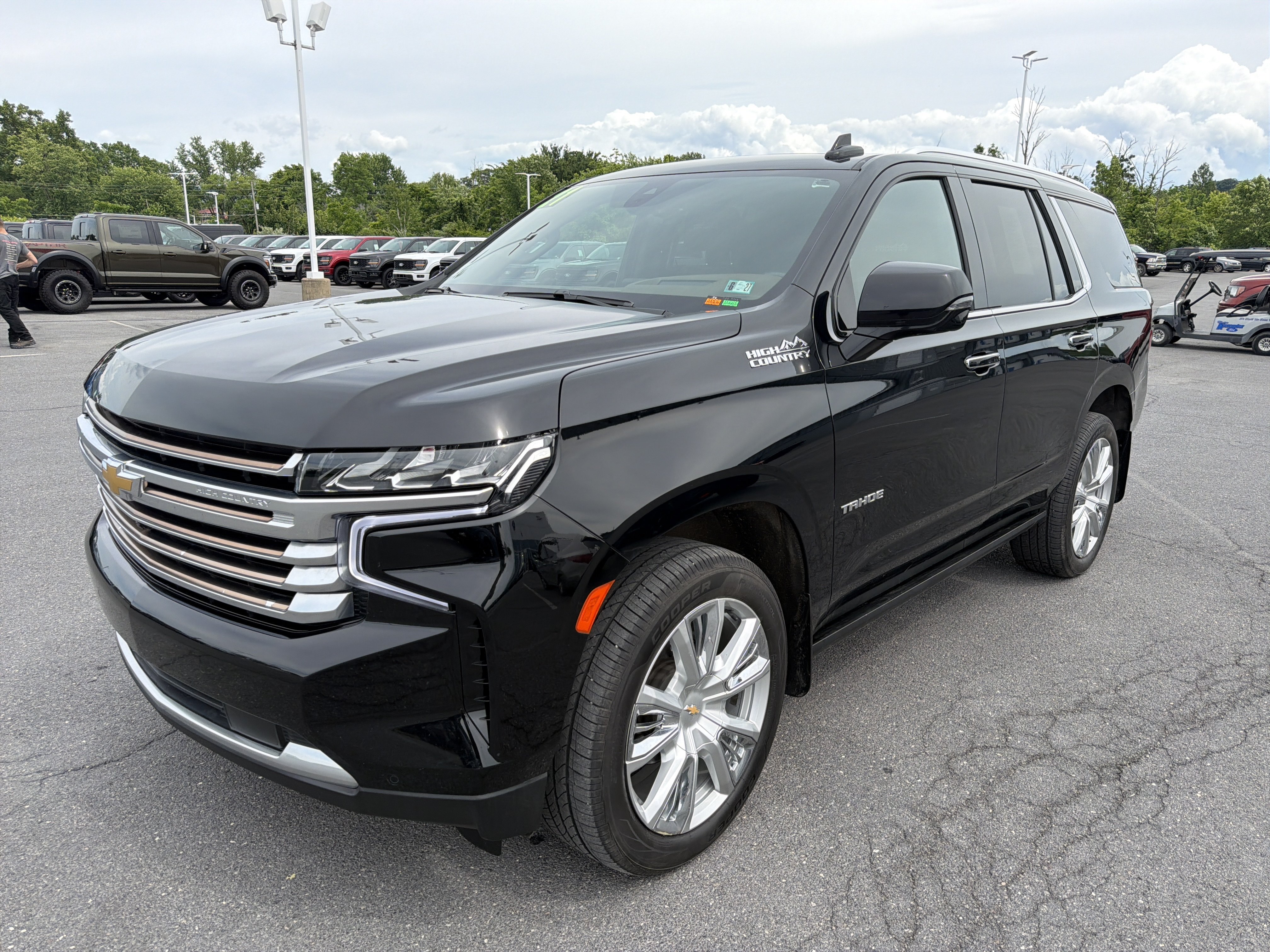 Used 2021 Chevrolet Tahoe High Country w/ Premium Package AWD/4WD image 11