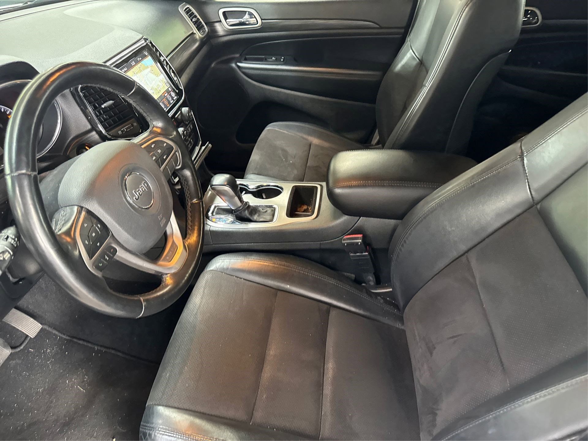 Used 2021 Jeep Grand Cherokee Laredo X image 11