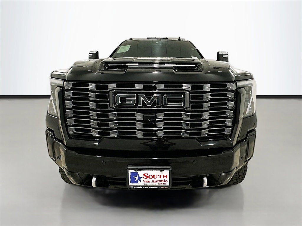 Used 2025 GMC Sierra 2500 Denali Ultimate image 2