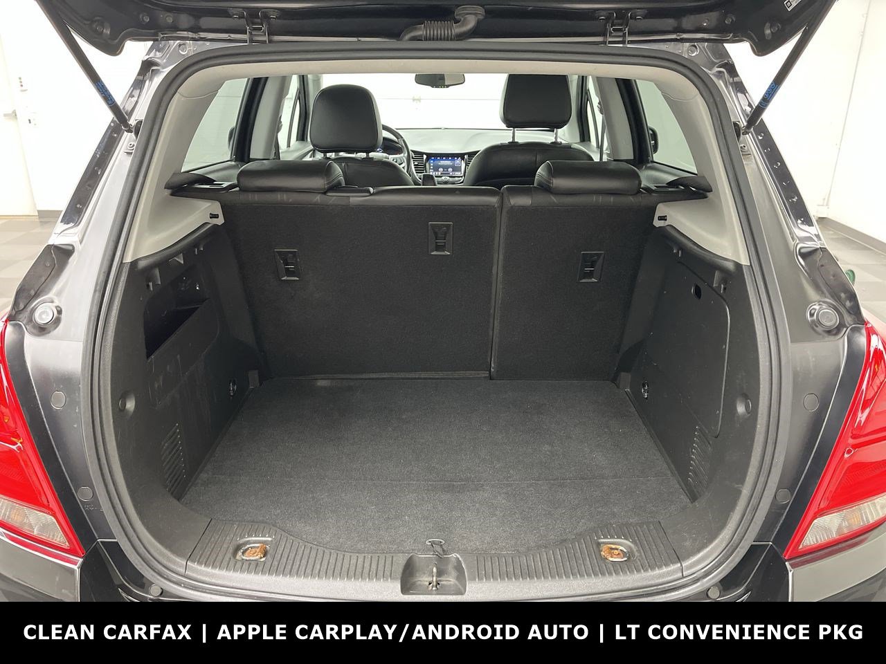 Used 2020 Chevrolet Trax LT w/ LT Convenience Package image 25