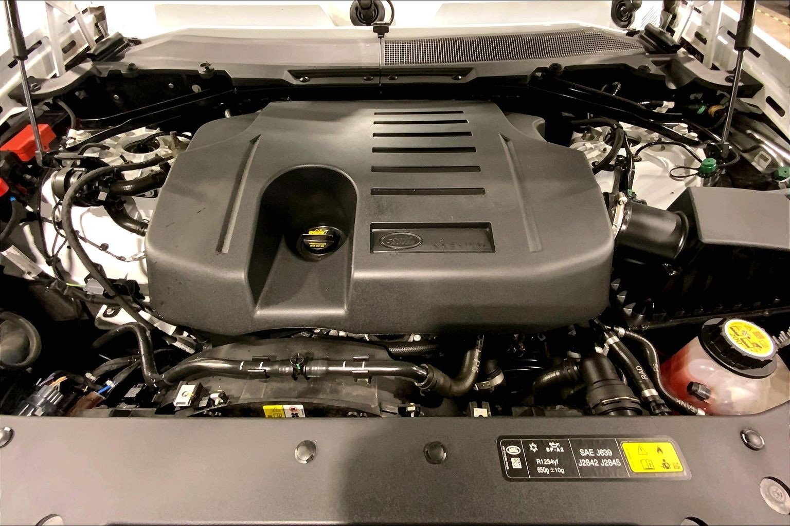 Used 2024 Land Rover Defender 110 S image 29