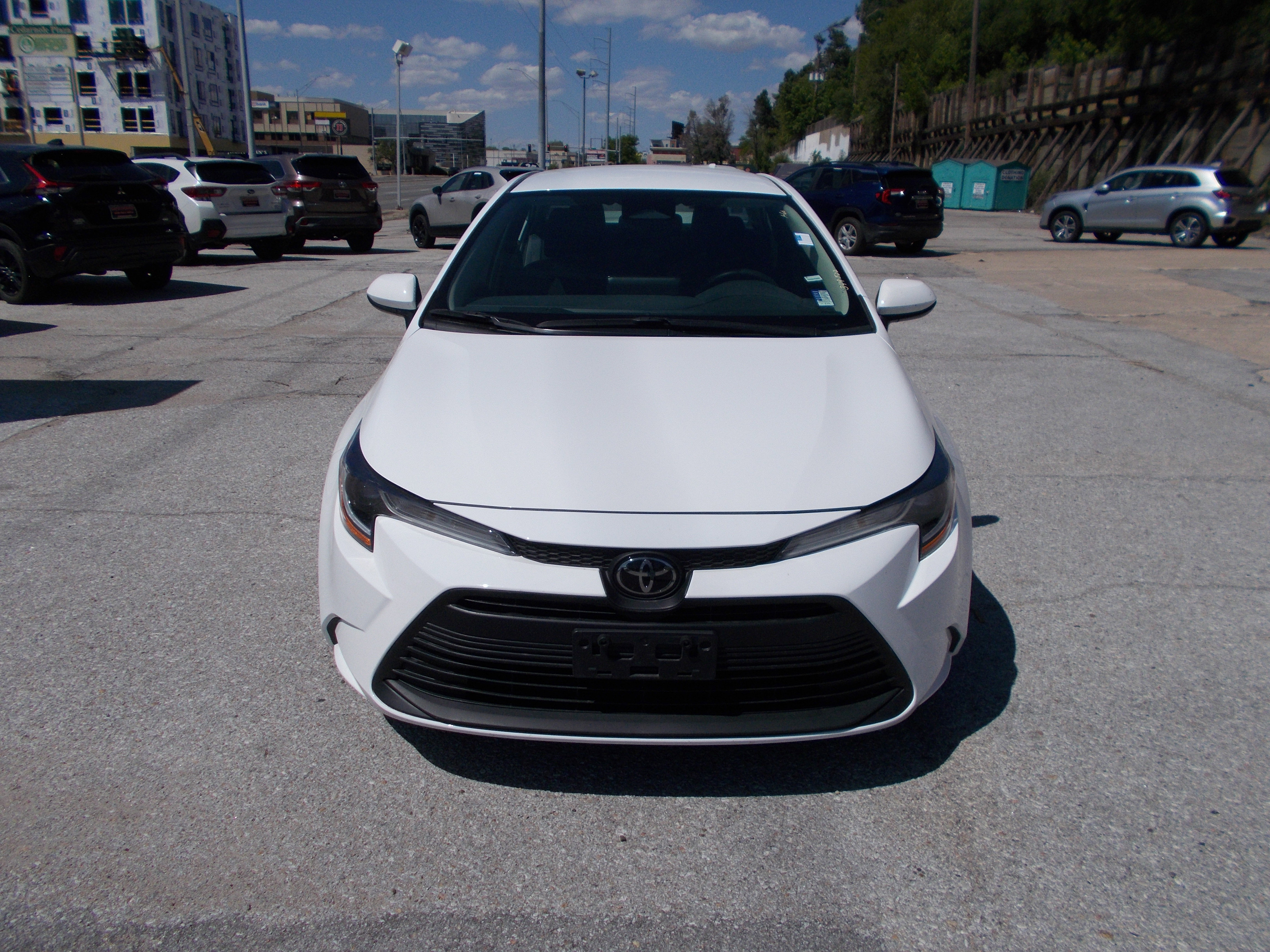 Used 2024 Toyota Corolla LE FWD image 2