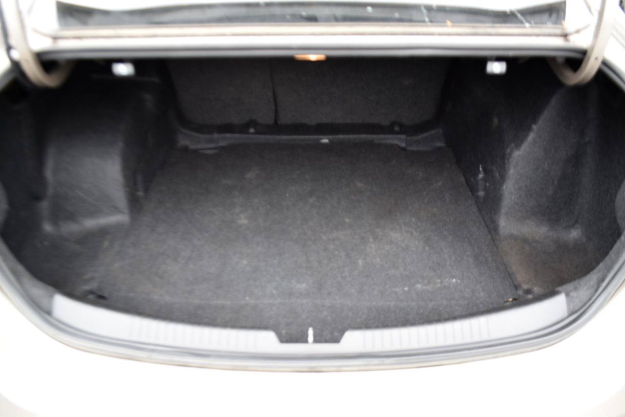 Used 2022 Chevrolet Malibu LT FWD image 22