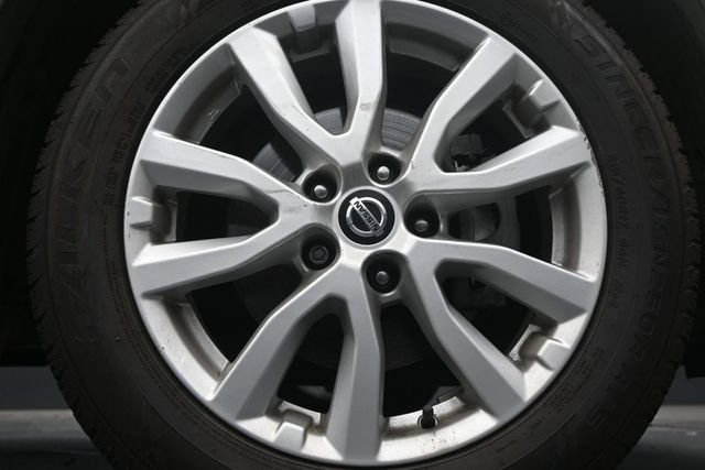Used 2020 Nissan Rogue Sport SV w/ Technology Package FWD image 9