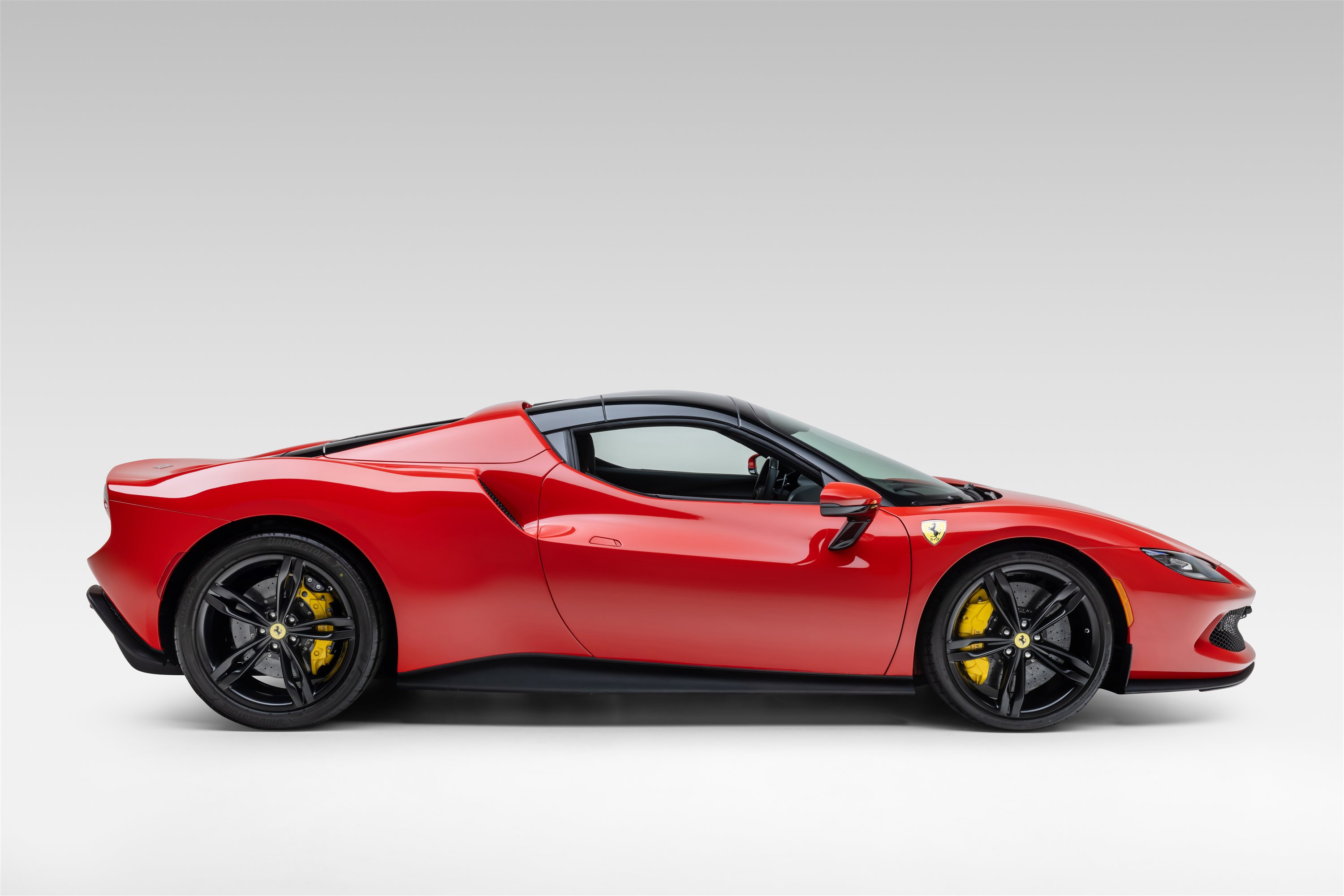 Used 2026 Ferrari 296 GTS RWD image 4