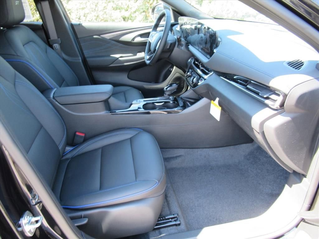 New 2026 Buick Envista Sport Touring FWD image 9