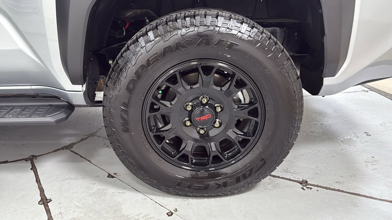 Certified 2025 Toyota 4Runner TRD Off-Road Premium image 23