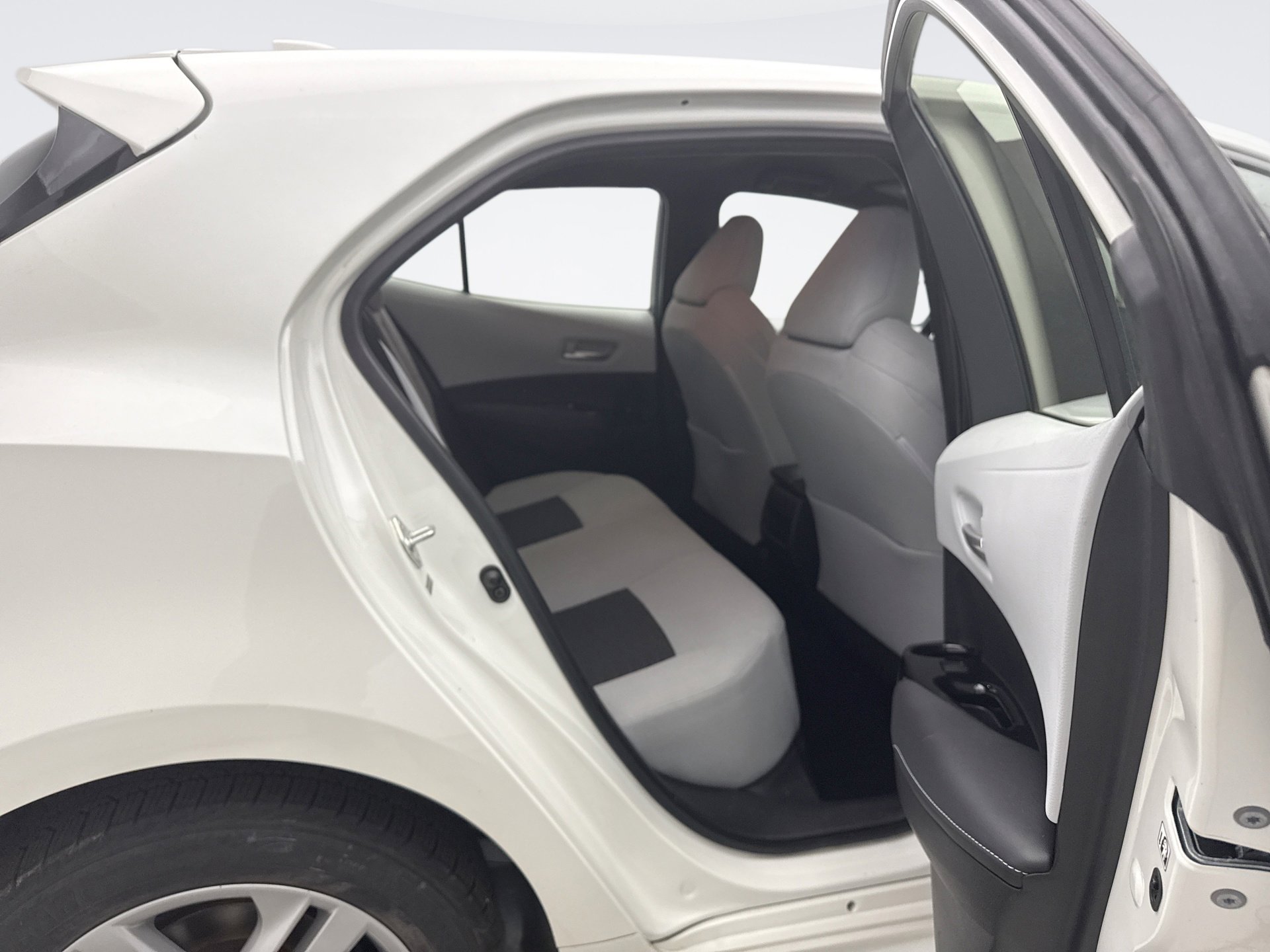 Used 2019 Toyota Corolla SE w/ SE Option Package FWD image 17