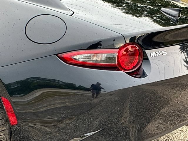 Used 2021 MAZDA MX-5 Miata RF Grand Touring RWD image 13