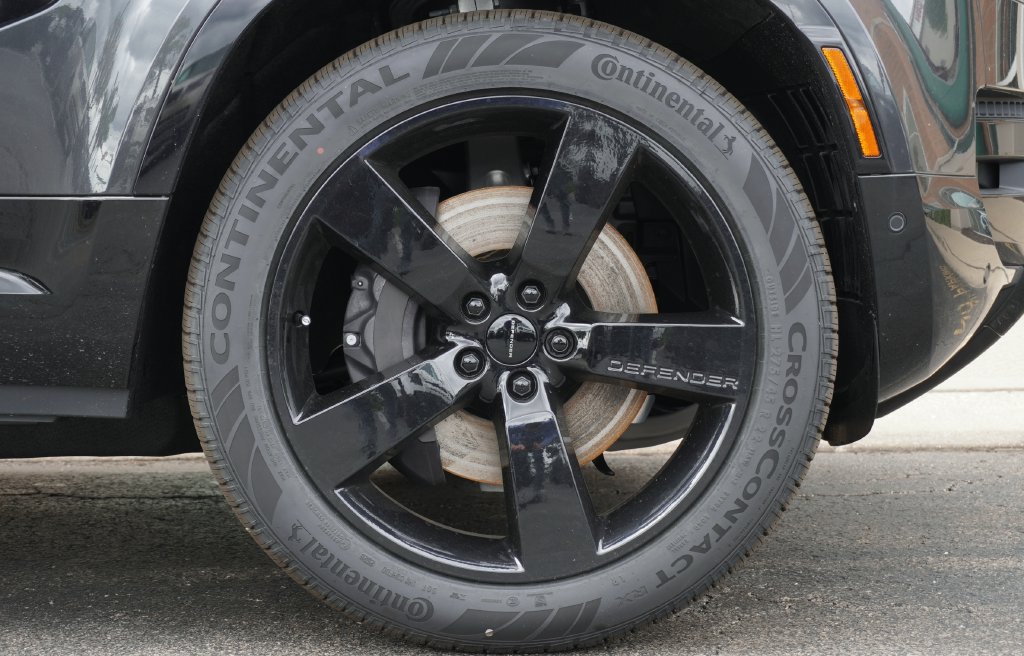 New 2026 Land Rover Defender 110 X-Dynamic SE AWD/4WD image 8
