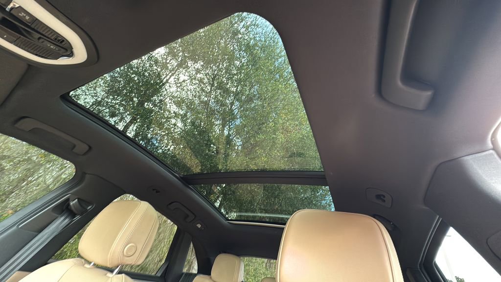 Certified 2023 Porsche Macan w/ Premium Package Plus image 15