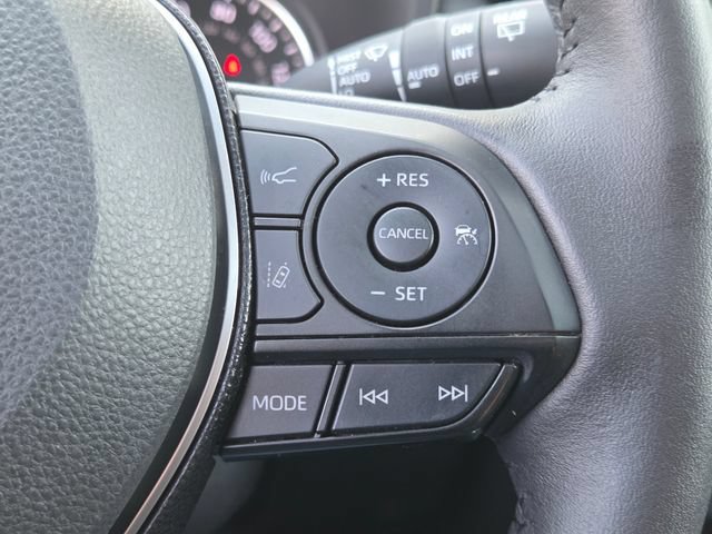 Used 2020 Toyota RAV4 XLE w/ Convenience Package AWD/4WD image 18