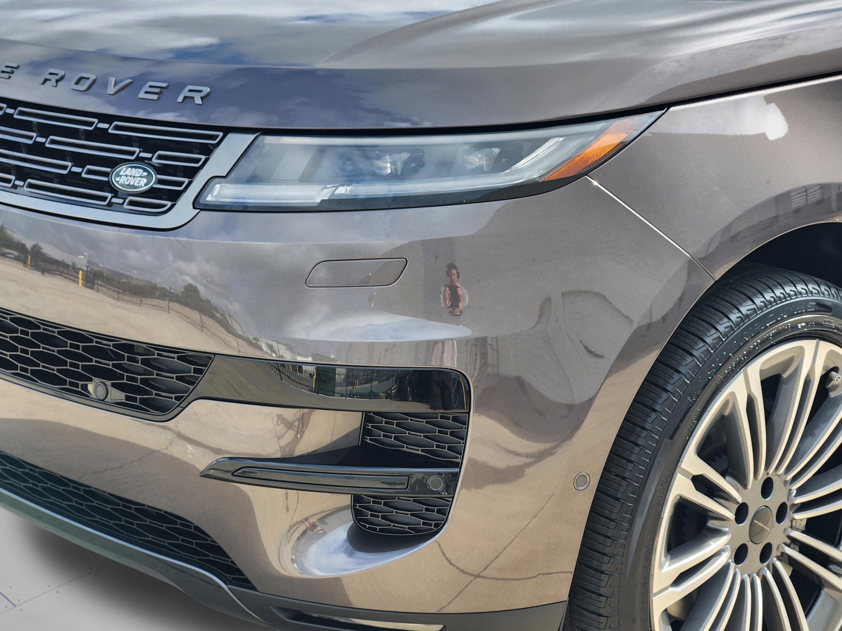 New 2026 Land Rover Range Rover Sport SE AWD/4WD image 30