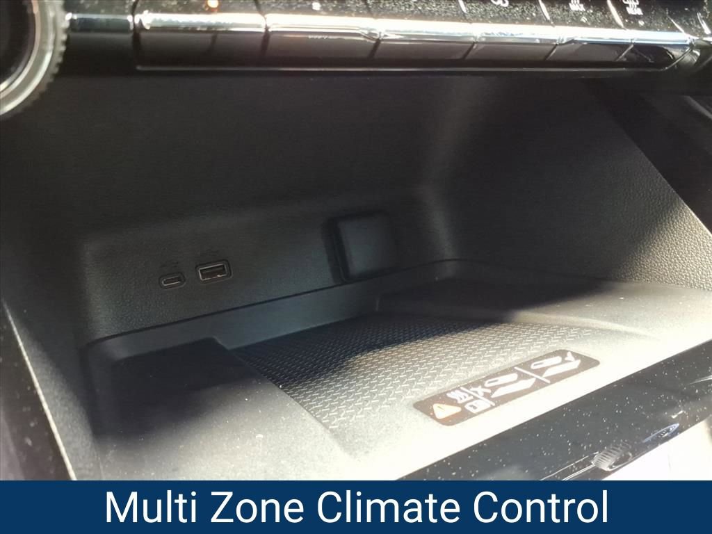 New 2026 Chevrolet Traverse LT image 8