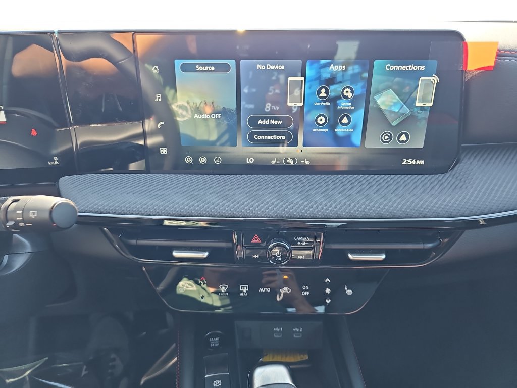 New 2027 Nissan Kicks SR w/ Cold Weather Package FWD image 20