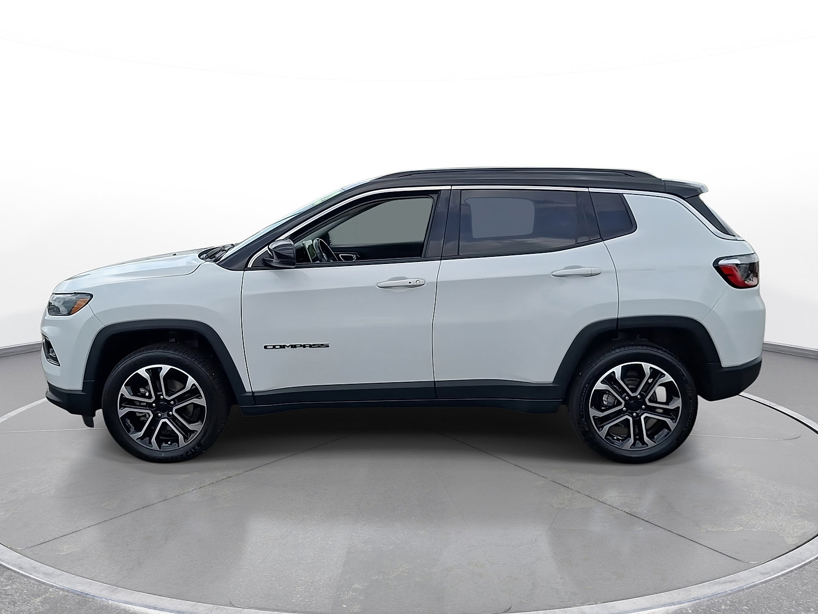 Used 2022 Jeep Compass Limited AWD/4WD image 5