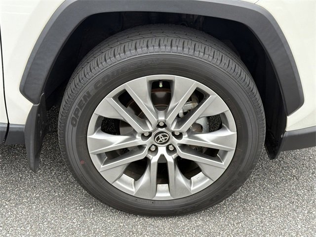 Used 2022 Toyota RAV4 XLE Premium image 12