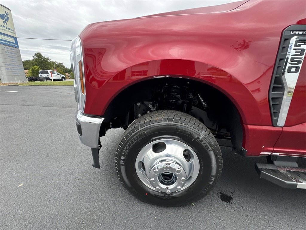 New 2026 Ford F350 4x4 Crew Cab DRW Super Duty image 10