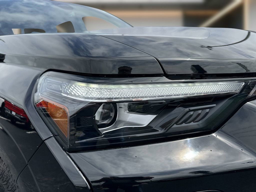 Certified 2024 Chevrolet Colorado Z71 w/ Z71 Convenience Package 2 AWD/4WD image 10