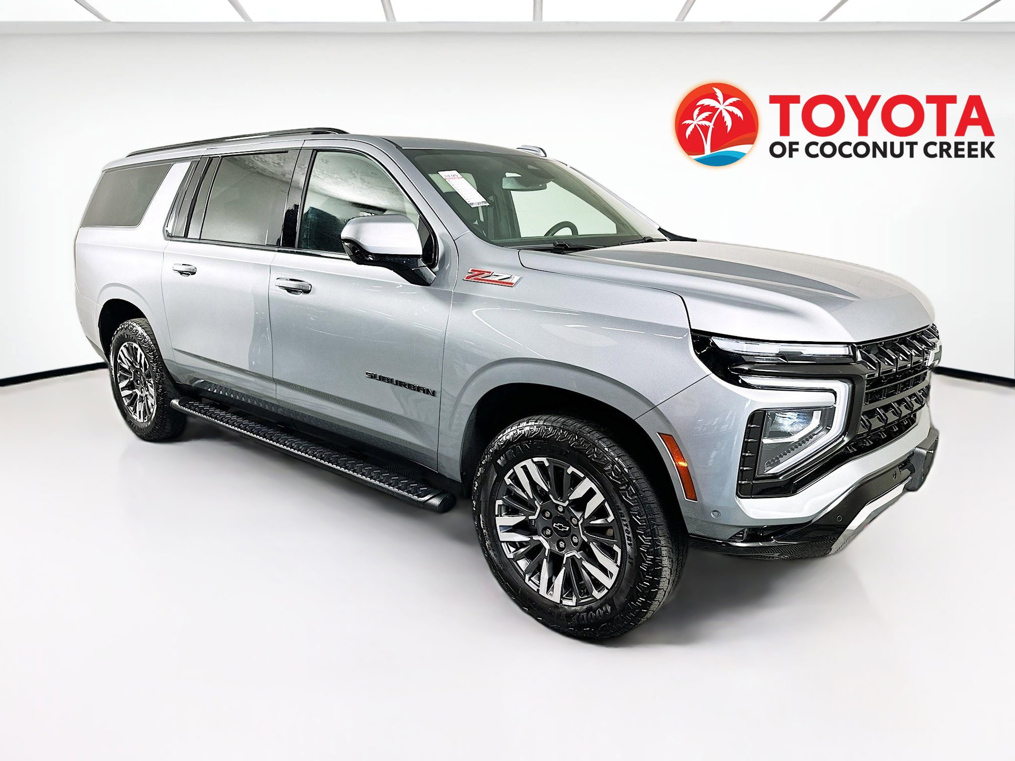 Used 2025 Chevrolet Suburban Z71 image 1