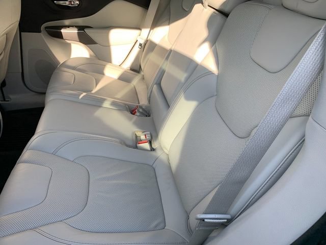 Certified 2020 Jeep Cherokee Limited AWD/4WD image 16