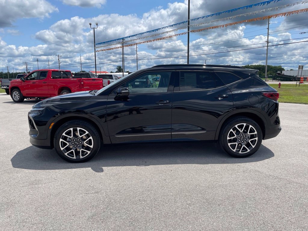 Used 2025 Chevrolet Blazer RS w/ Enhanced Convenience Package AWD/4WD image 4