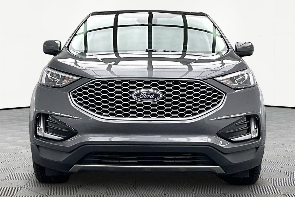 Certified 2024 Ford Edge SEL w/ Convenience Package AWD/4WD image 3