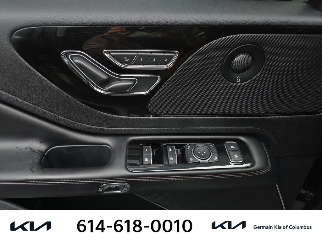 Used 2020 Lincoln Aviator Reserve w/ Elements Package Plus AWD/4WD image 25