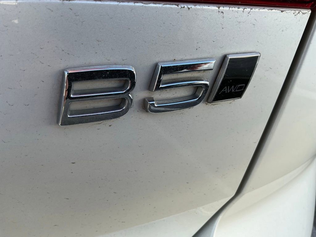 Used 2024 Volvo XC60 B5 Plus AWD/4WD image 3