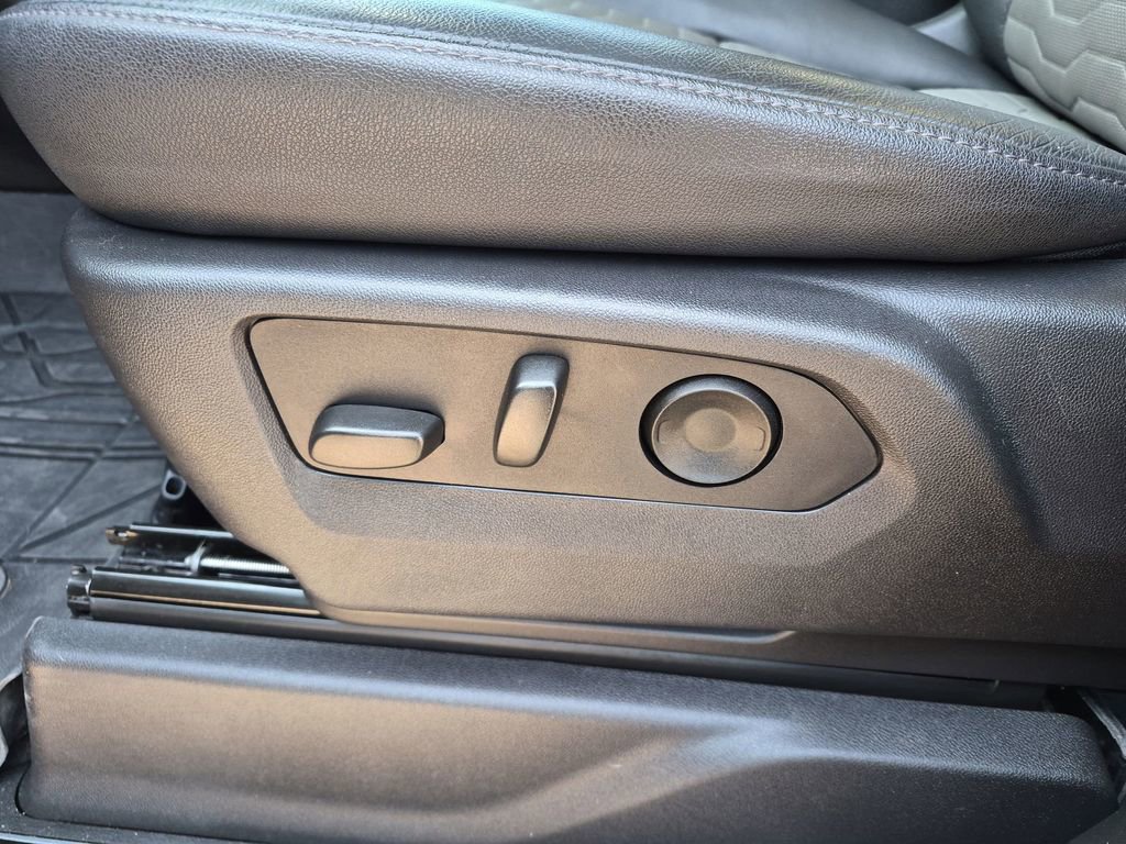 Certified 2024 Chevrolet Silverado 2500 ZR2 w/ Technology Package image 12