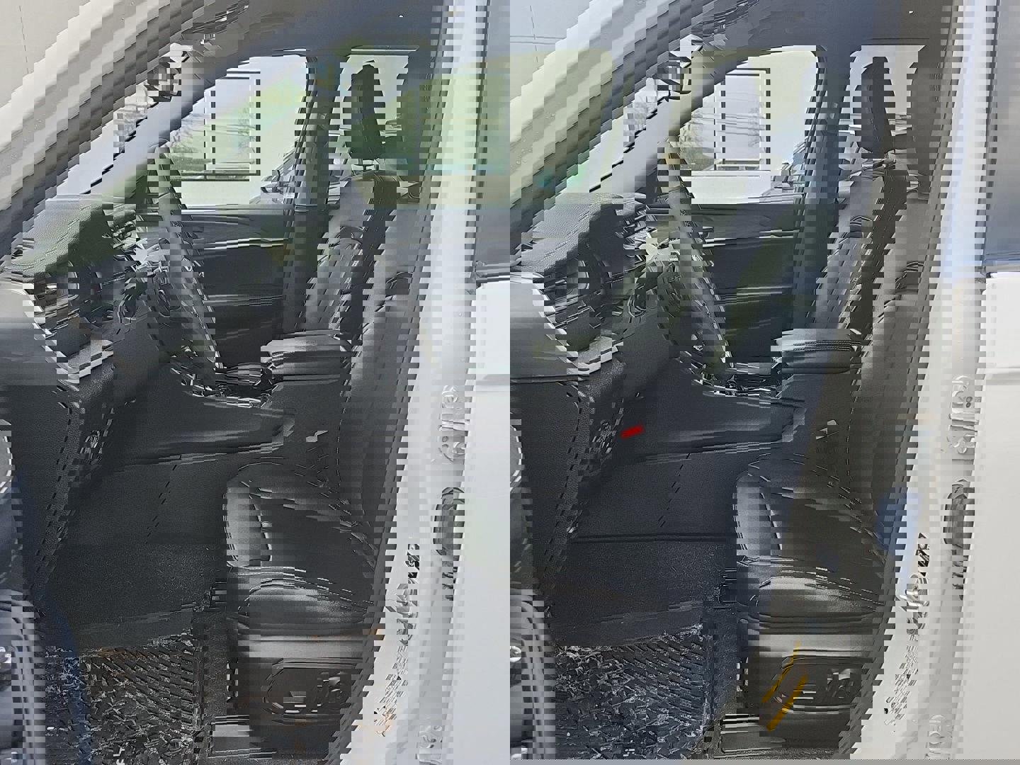 Used 2023 Jeep Grand Cherokee Limited w/ Black Appearance Package AWD/4WD image 6