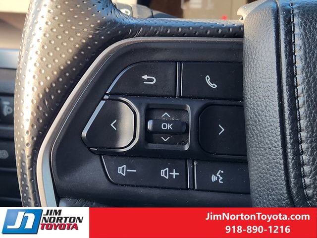 Used 2025 Toyota 4Runner SR5 image 28