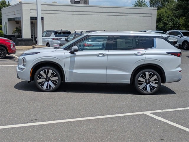 New 2025 Mitsubishi Outlander SEL image 6