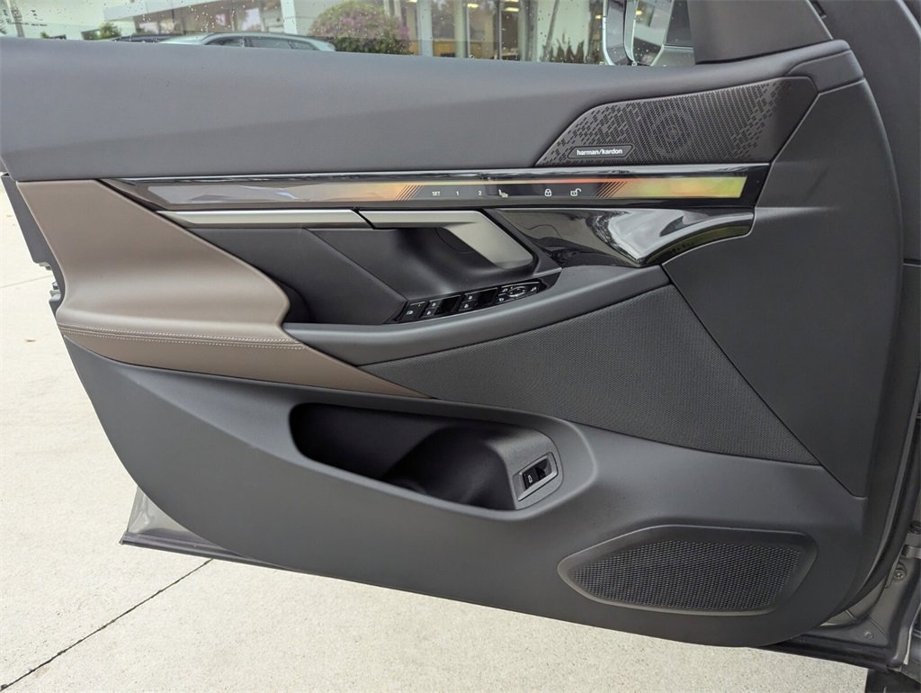 Used 2026 BMW i5 eDrive40 image 31