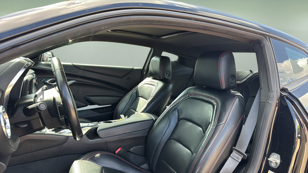 Used 2022 Chevrolet Camaro LT w/ RS Package RWD image 10