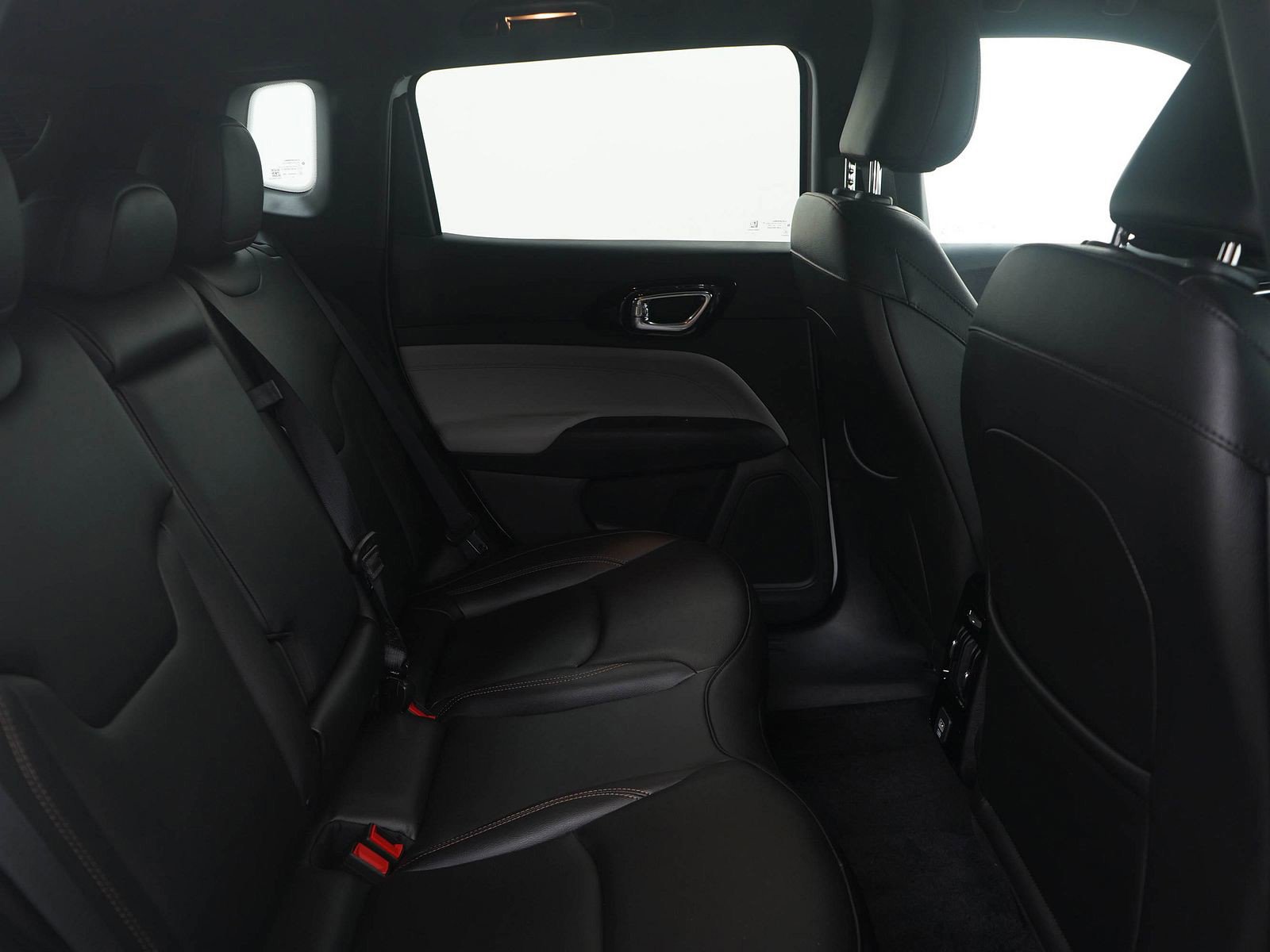 Used 2024 Jeep Compass Limited image 12