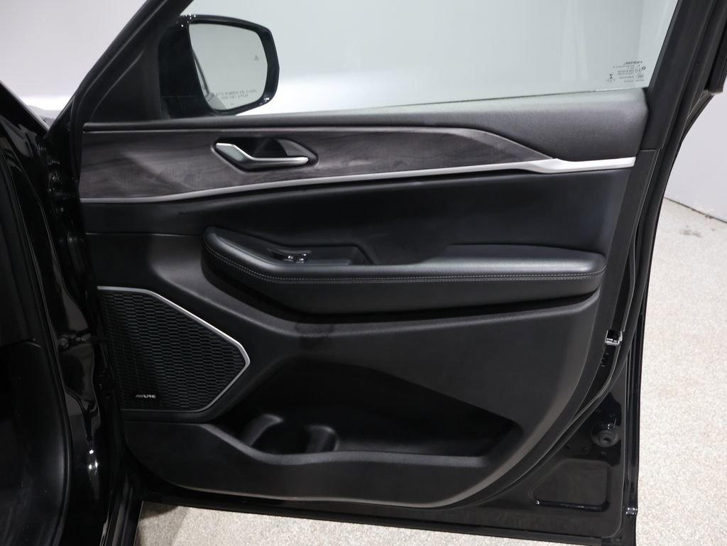 Used 2021 Jeep Grand Cherokee L Limited image 26