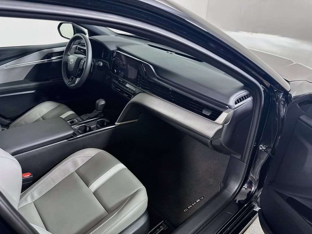 Used 2026 Toyota Camry SE FWD image 27