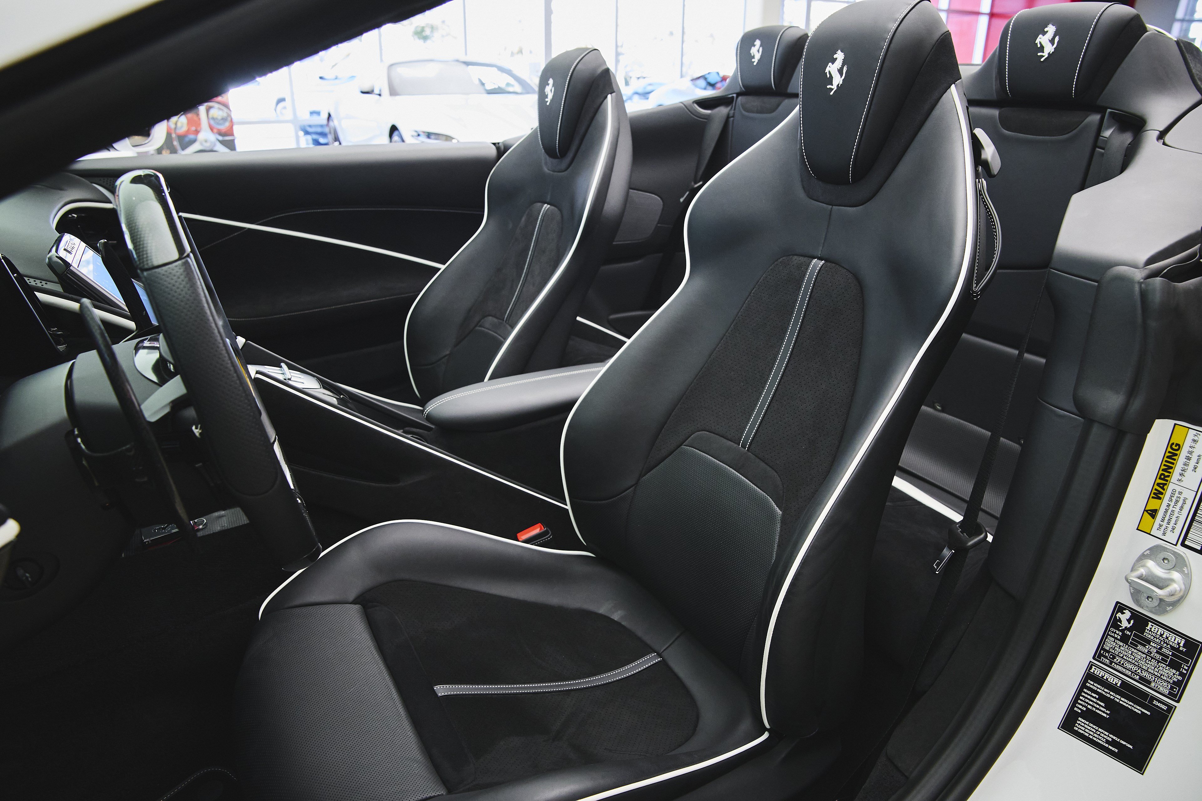 Used 2024 Ferrari Roma Spider RWD image 10