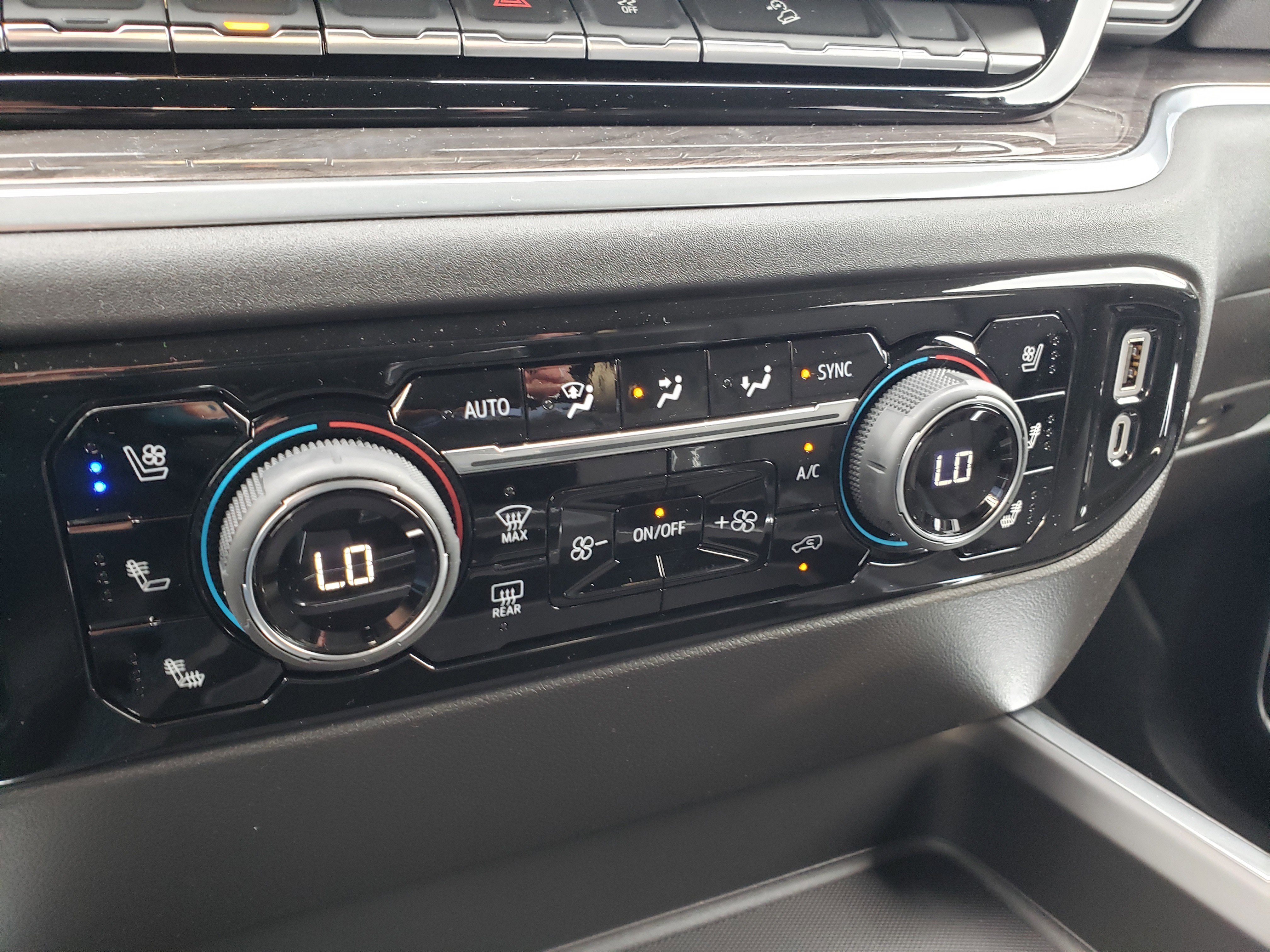 New 2026 Chevrolet Silverado 2500 LTZ w/ LTZ Plus Package image 24