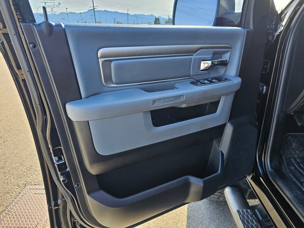 Used 2020 RAM 1500 Classic Warlock w/ Electronics Group AWD/4WD image 16