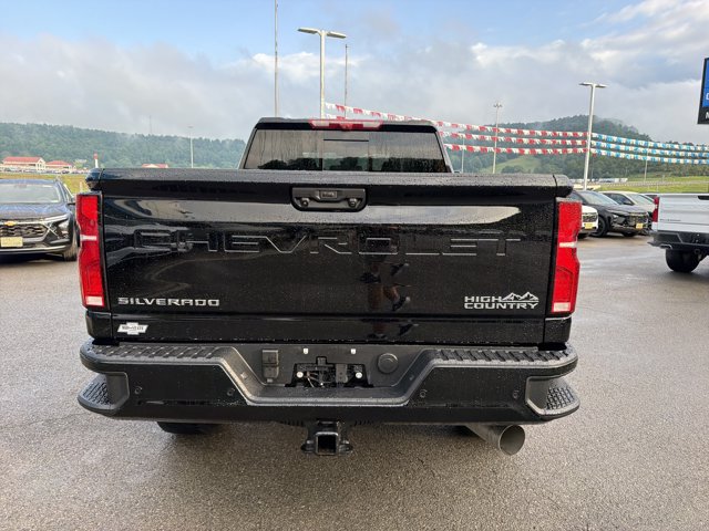 Used 2026 Chevrolet Silverado 3500 High Country w/ High Country Premium Package AWD/4WD image 6