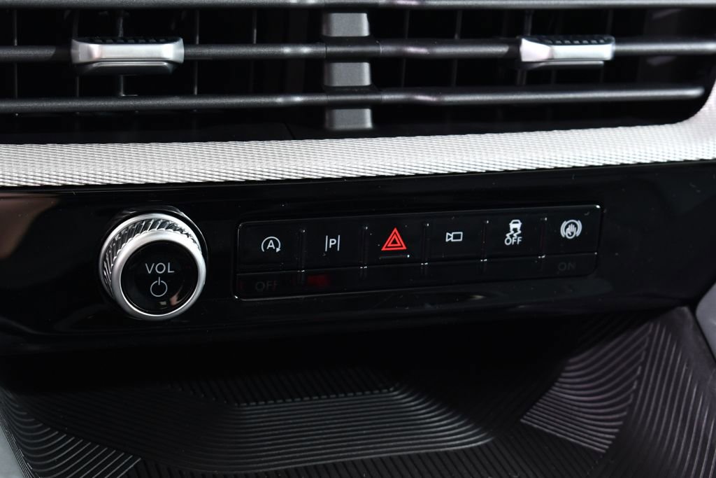 New 2025 Ford Explorer Active w/ Active Comfort Package image 30